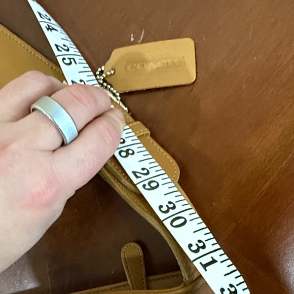 Coach Tan leather Shoulder Bag no. K7C 4169 - Picture 7 of 15